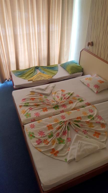 Balaton Hotel Sunny Beach Habitación foto